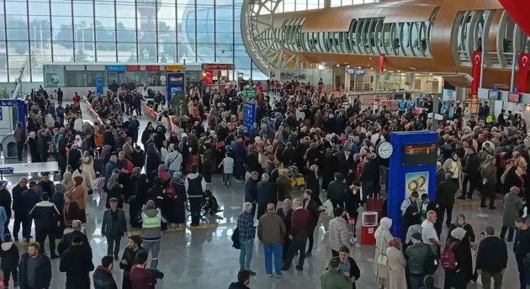 Erzincan’dan 194 Umre Yolcusu Dualarla Uğurlandı