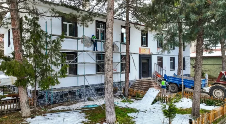 İliç’te Tarihi Hükümet Konağı Belediye Hizmet Binasına Dönüşüyor