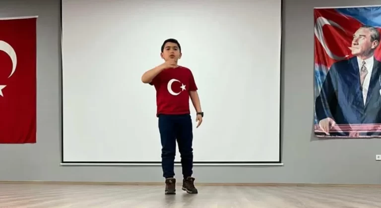 Üzümlü’de İstiklal Marşı’nı Güzel Okuma Yarışması İlçe Finali Yapıldı