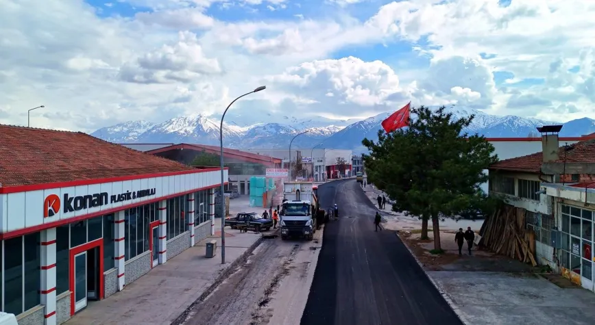 Dede Korkut Caddesi’nde Asfalt Yenileme Çalışması