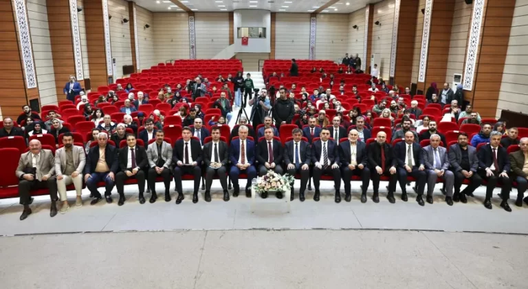 Erzincan’da Şiir Şöleni Düzenlendi, Katılım Sınırlı Kaldı