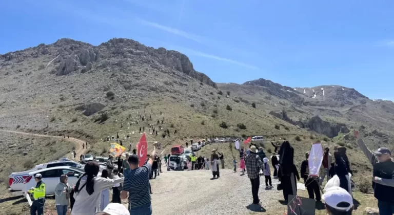 Kemaliye’de Uçurtma Şenliği Coşkusu