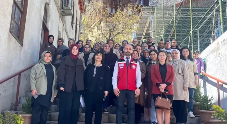 Kemaliye’de Velilere “Bilinçli Medya Kullanımı” Eğitimi Verildi