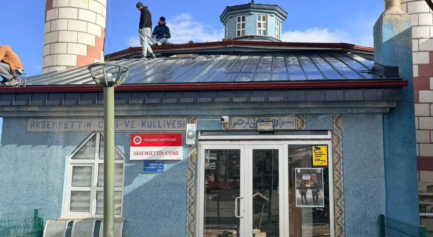 Otlukbeli’nde Camiler Yenilendi, Çatılar Güvence Altına Alındı