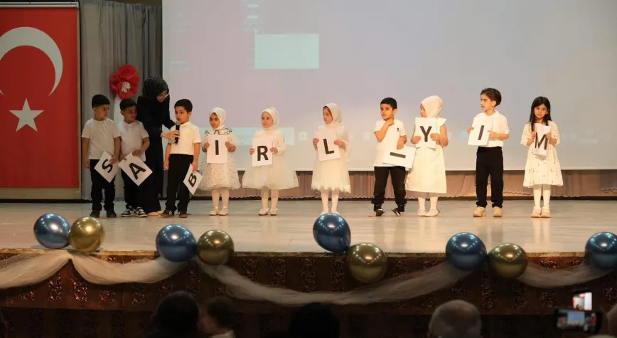 İbrahim Duman 4-6 Yaş Kur’an Kursu’nda Mezuniyet Coşkusu