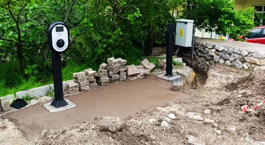 Kemaliye’de Elektrikli Araç Şarj İstasyonu İçin İlk Adım Atıldı