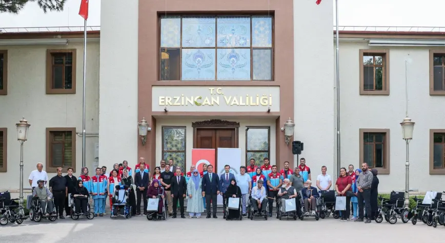 Erzincan'da 17 İhtiyaç Sahibine Akülü Engelli Araç Desteği