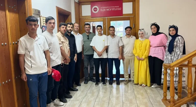 Kemah Sultan Melik Lisesi Öğrencilerinden Kemaliye İlçe Müftülüğüne Ziyaret