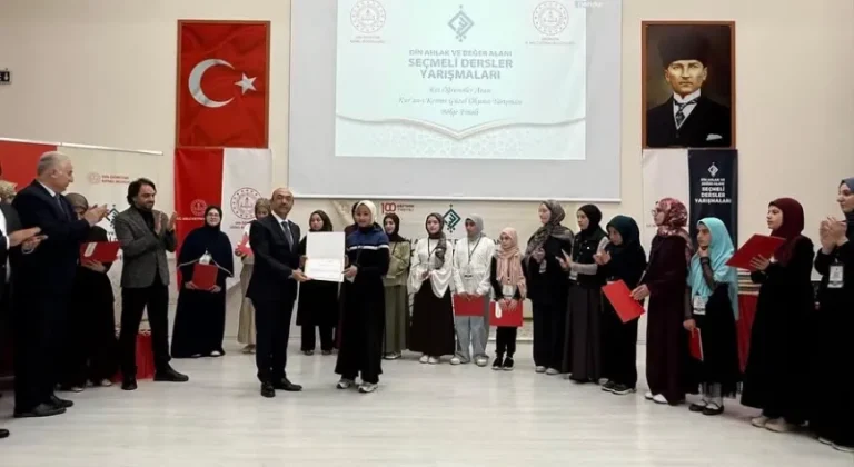 Kur’an-ı Kerim’i Güzel Okuma Yarışması Bölge Finali Erzincan’da Yapıldı